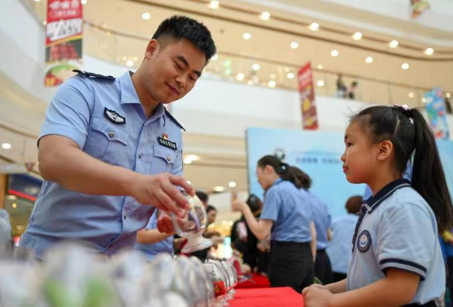 江苏盐城亭湖公安：开展6·26国际禁毒日宣传活动