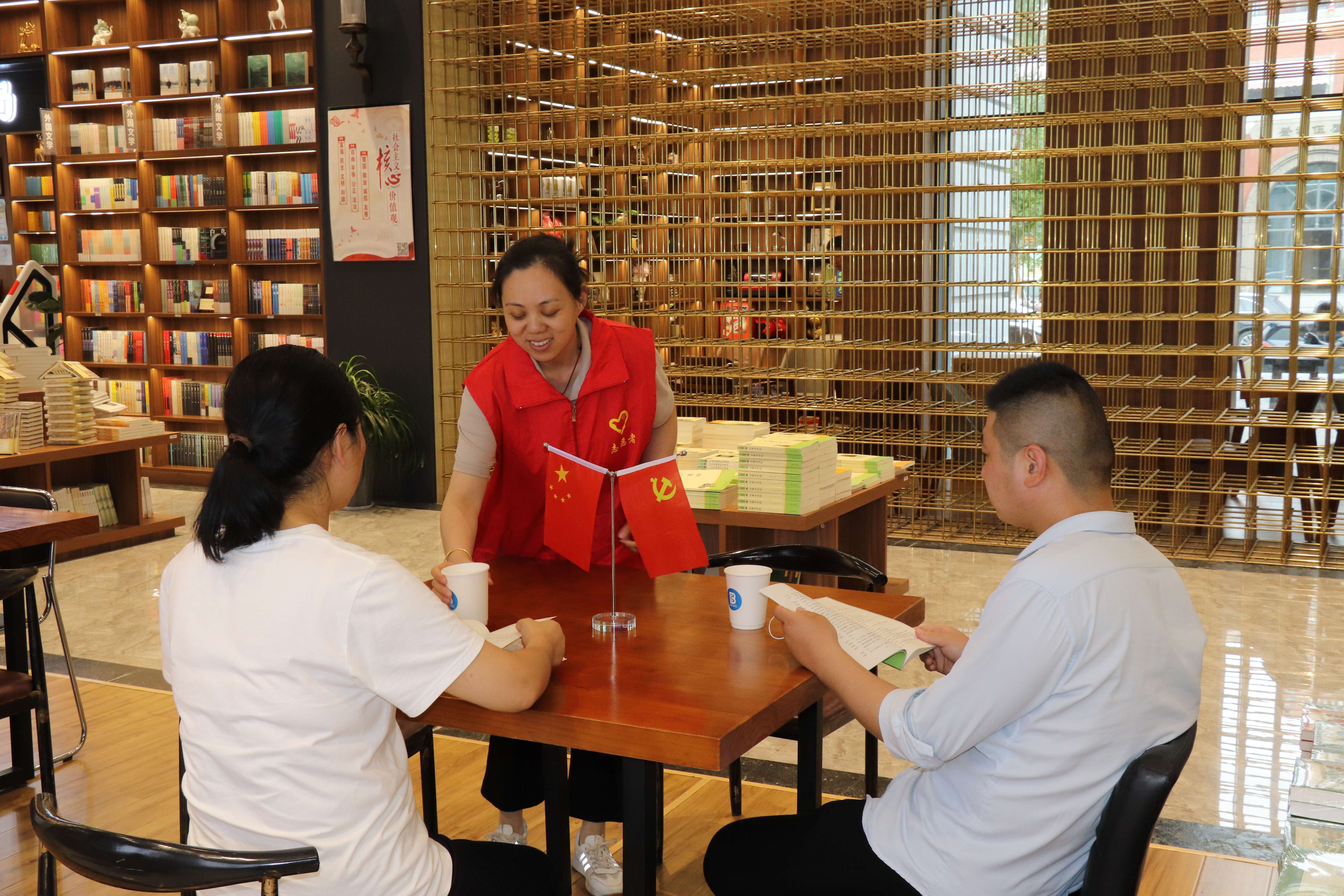 江苏盐城盐都区潘黄街道：文明之光照耀风情夜市