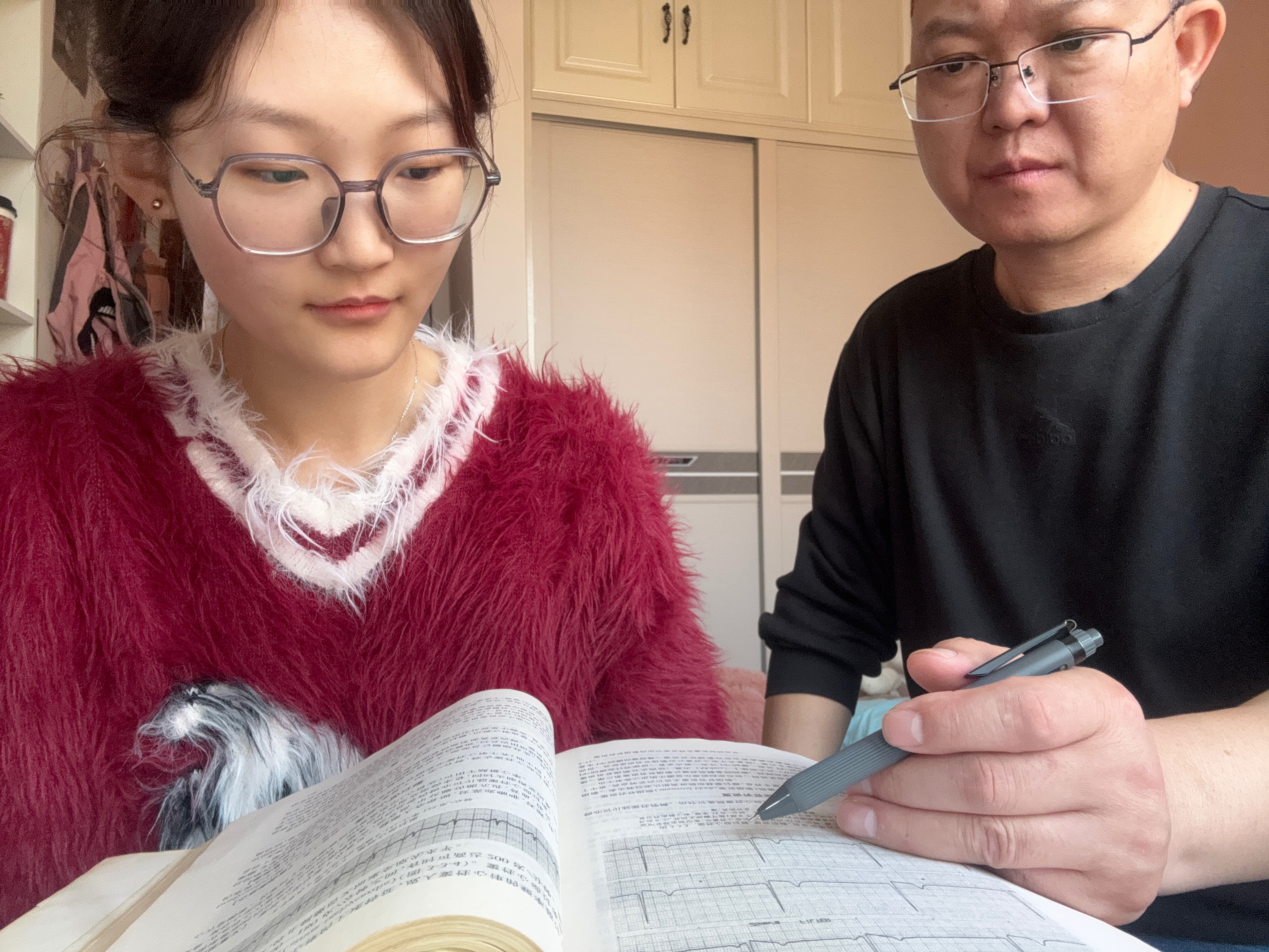 健康义诊来敲门，温暖关怀进家门
