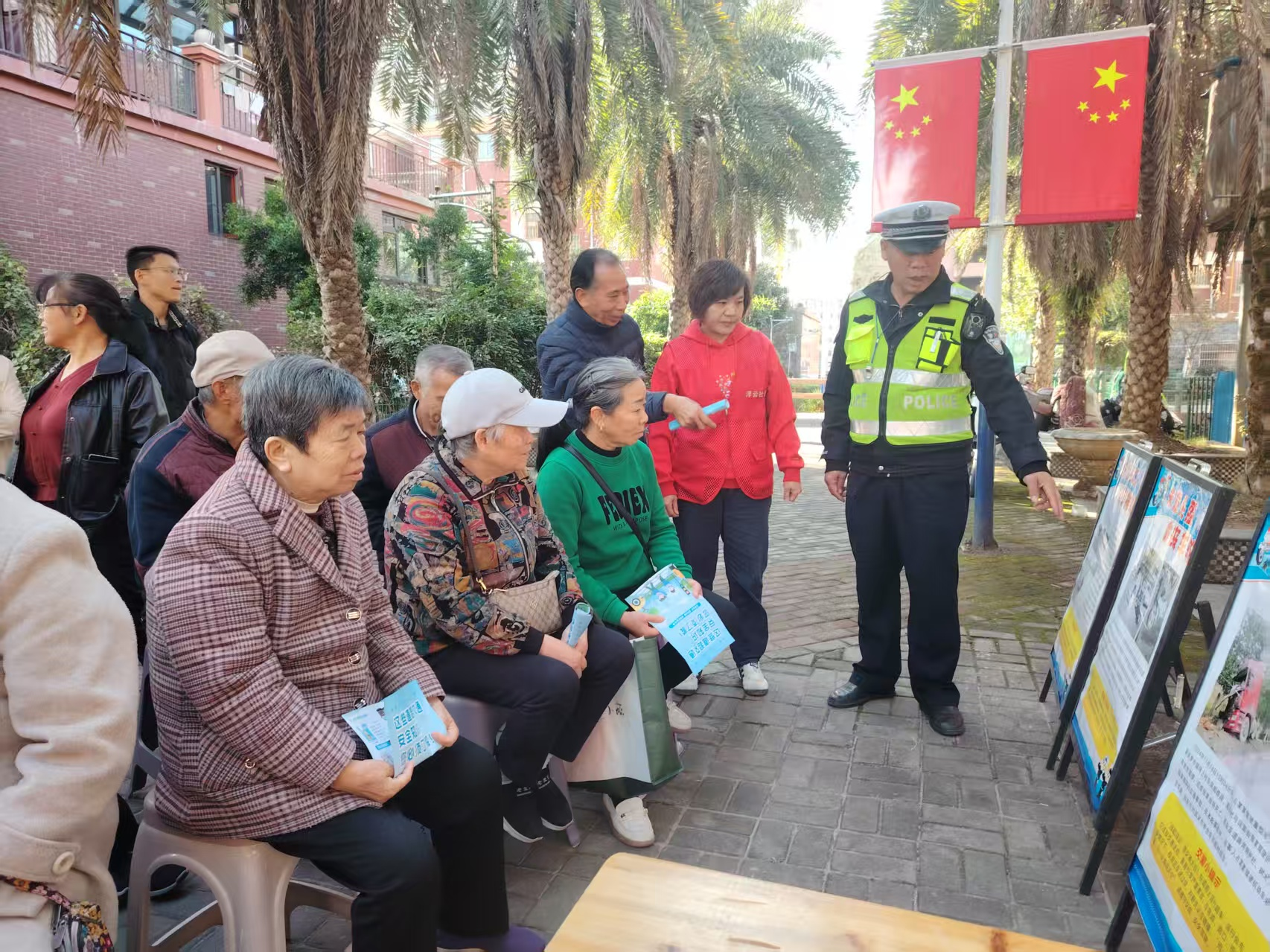 江西奉新：安全出行，文明相伴