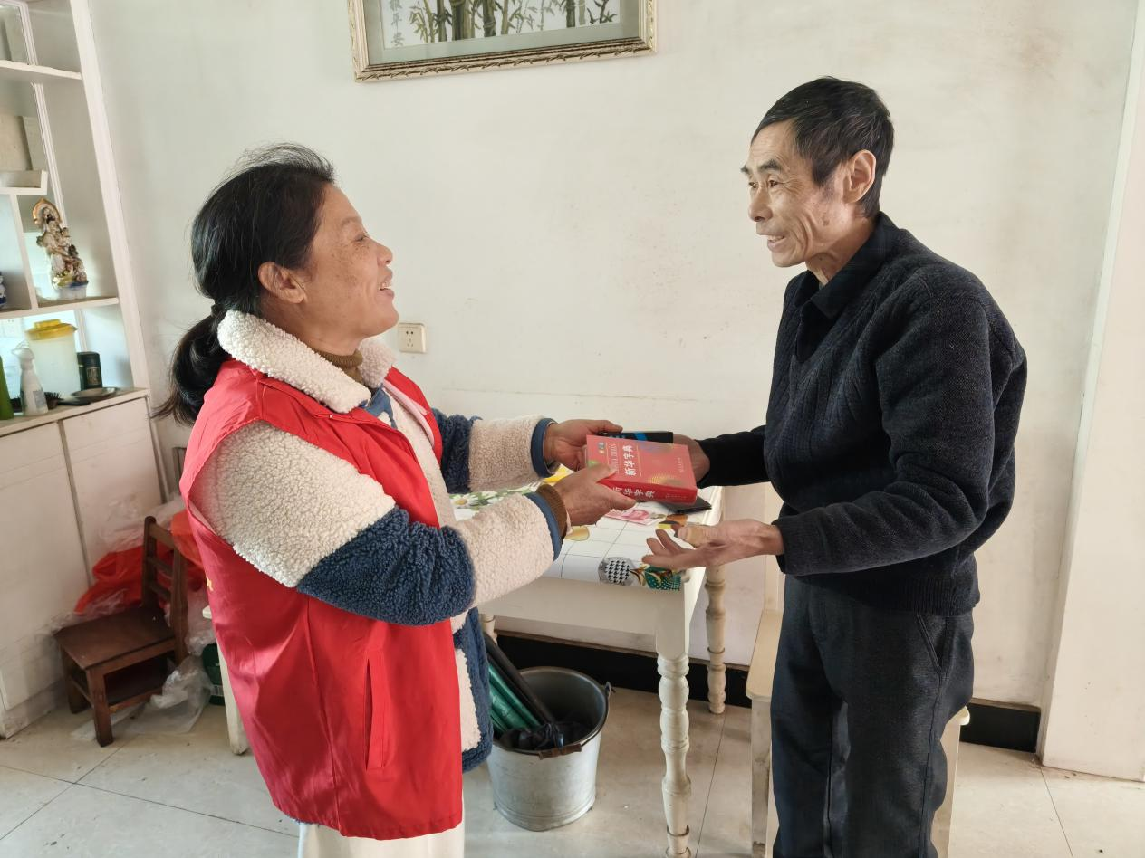 江西奉新：一通电话 牵起冬日里的暖心事