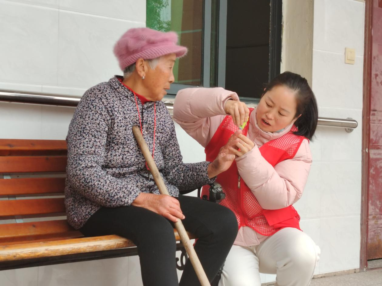 江西奉新：冬日送温暖