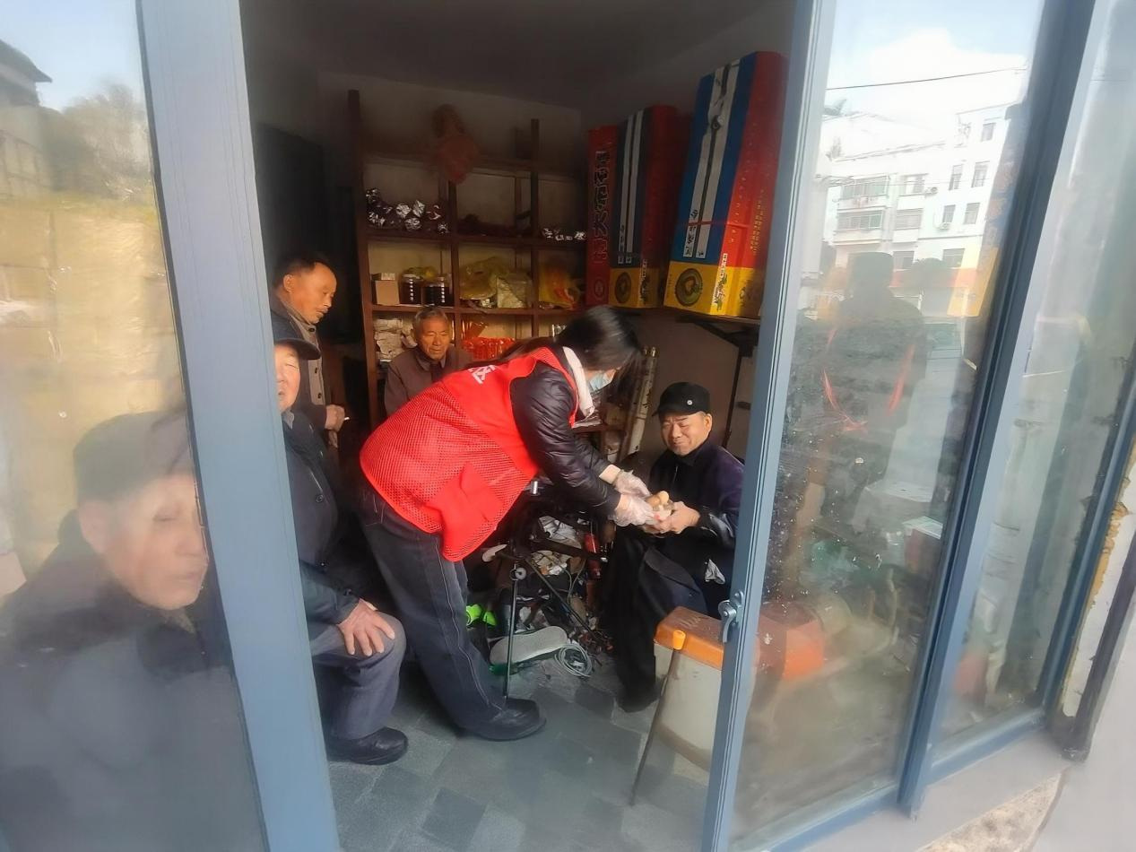 江西奉新：浓情腊八 暖心走访