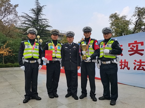 青岛交警在全省公安交警系统执勤执法实战比武竞赛中荣获二等奖