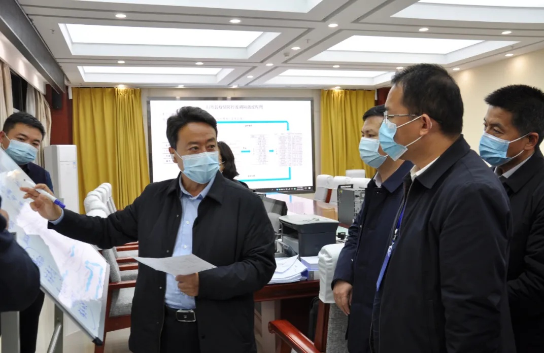 张掖市市委书记卢小亨在区县调研指导疫情防控指挥部工作时强调打造统一高效的指挥调度体系