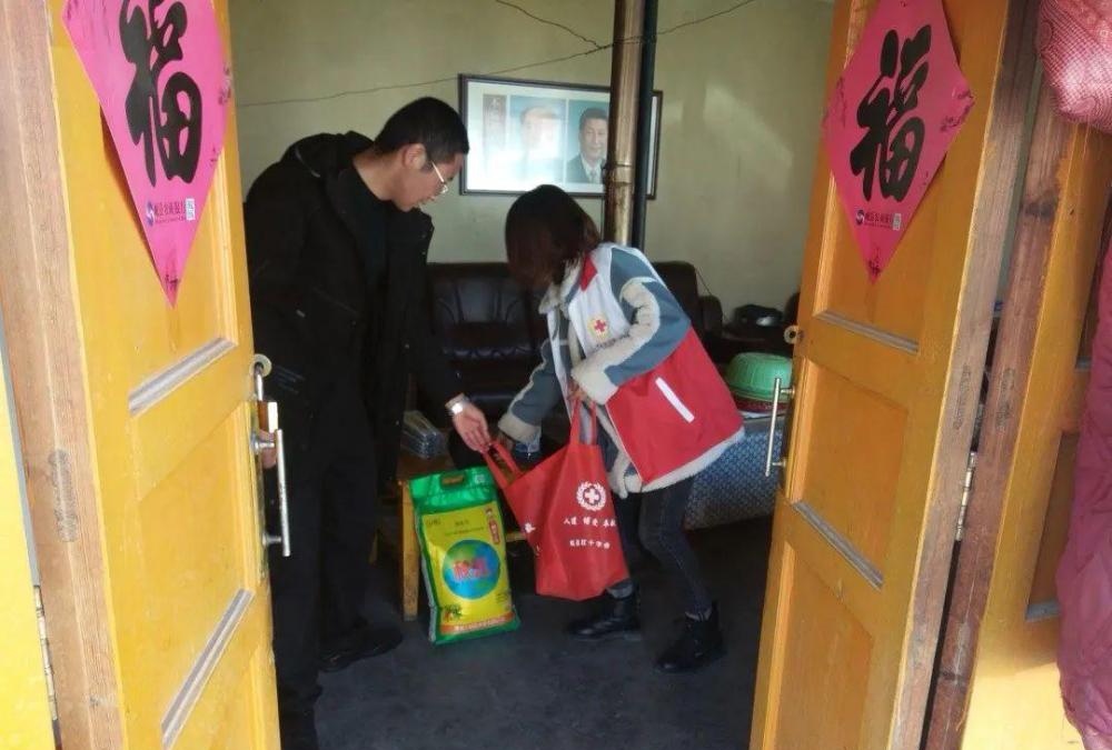 甘肃岷县千名干部进千村 红心大爱助振兴