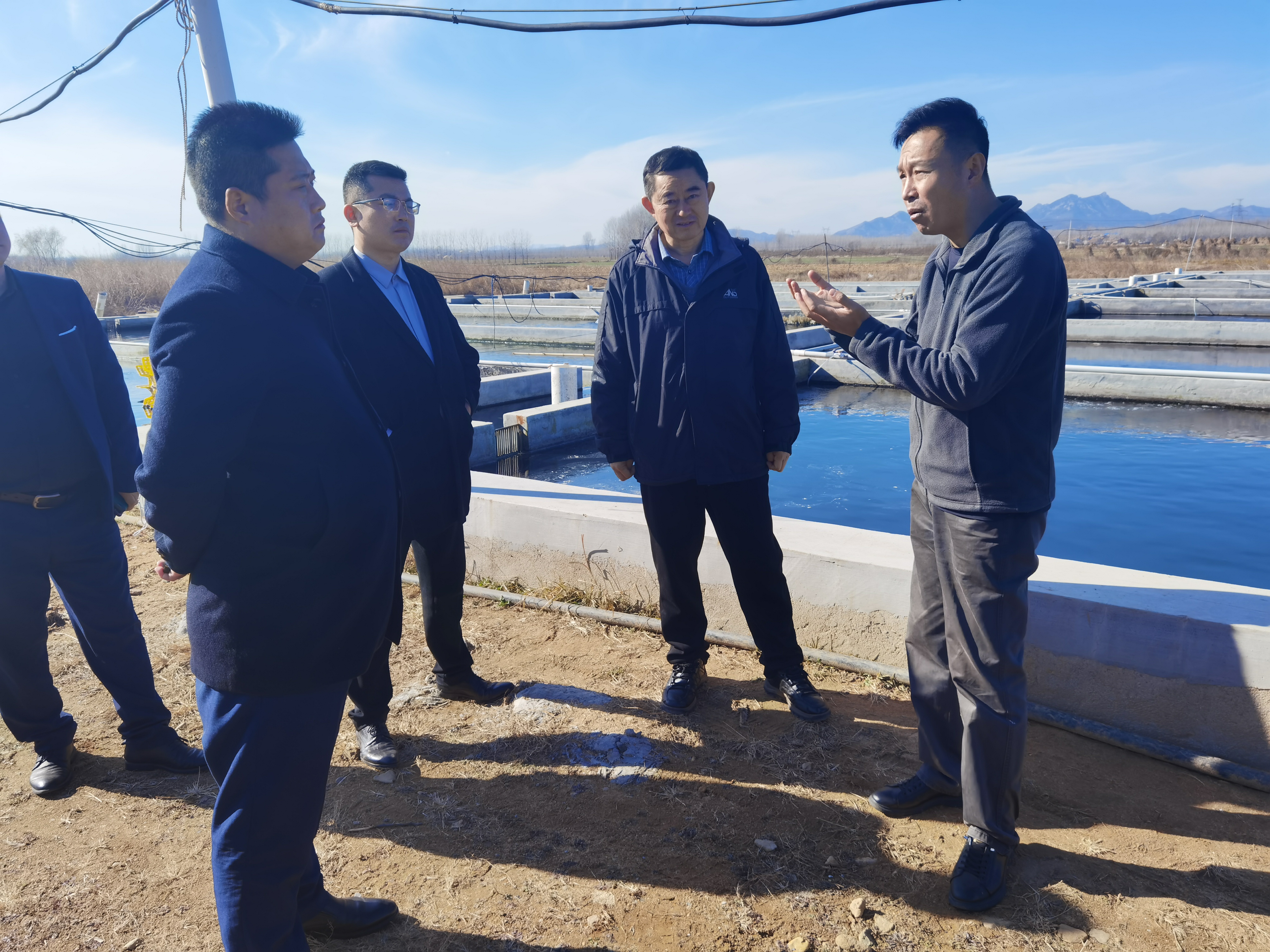 青岛永赢到黄岛区西十字路新村开展乡村振兴项目投资考察