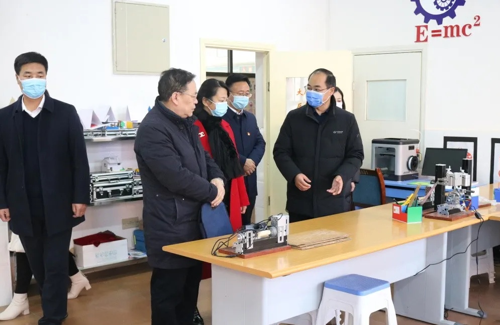 甘肃省“双减”工作督查组来  椒山初级中学检查指导工作