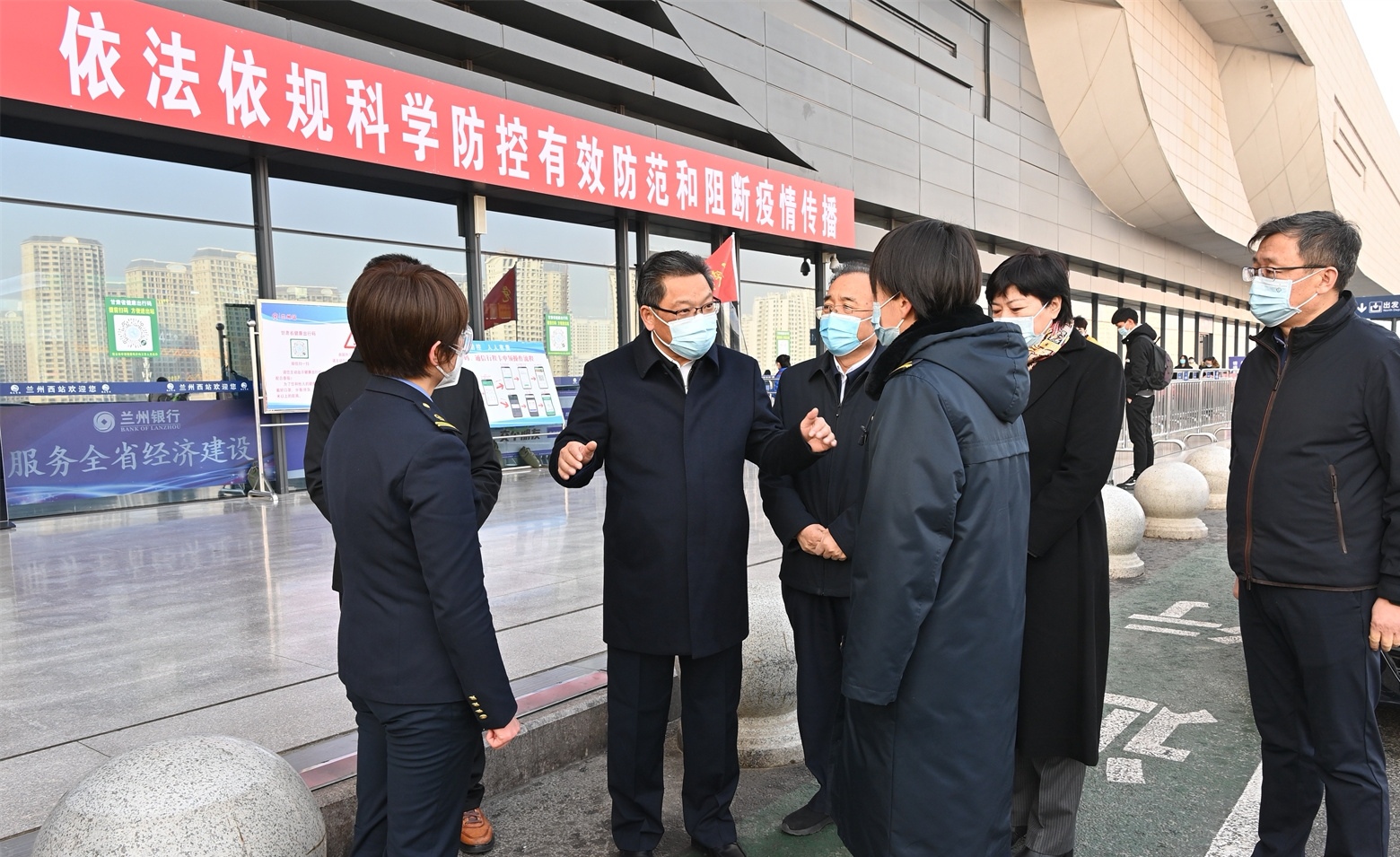任振鹤在兰州疫情防控工作时强调：把好关口筑牢防线，高度警醒精准防控，确保人民群众度过健康祥和的节日