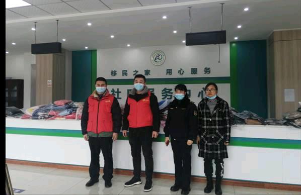 桐梓县综合行政执法局携手爱心人士走访慰问困难环卫工人家庭