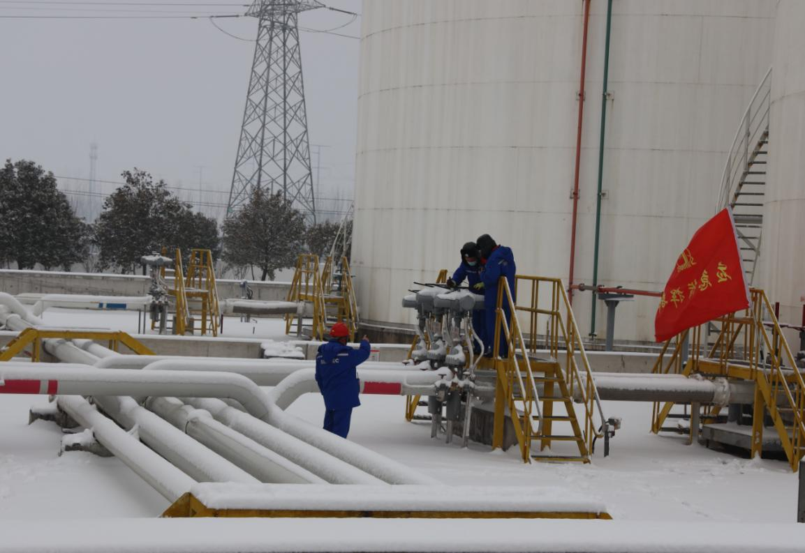 中石化河南新乡石油分公司：快速应对降雪  有力保障春运