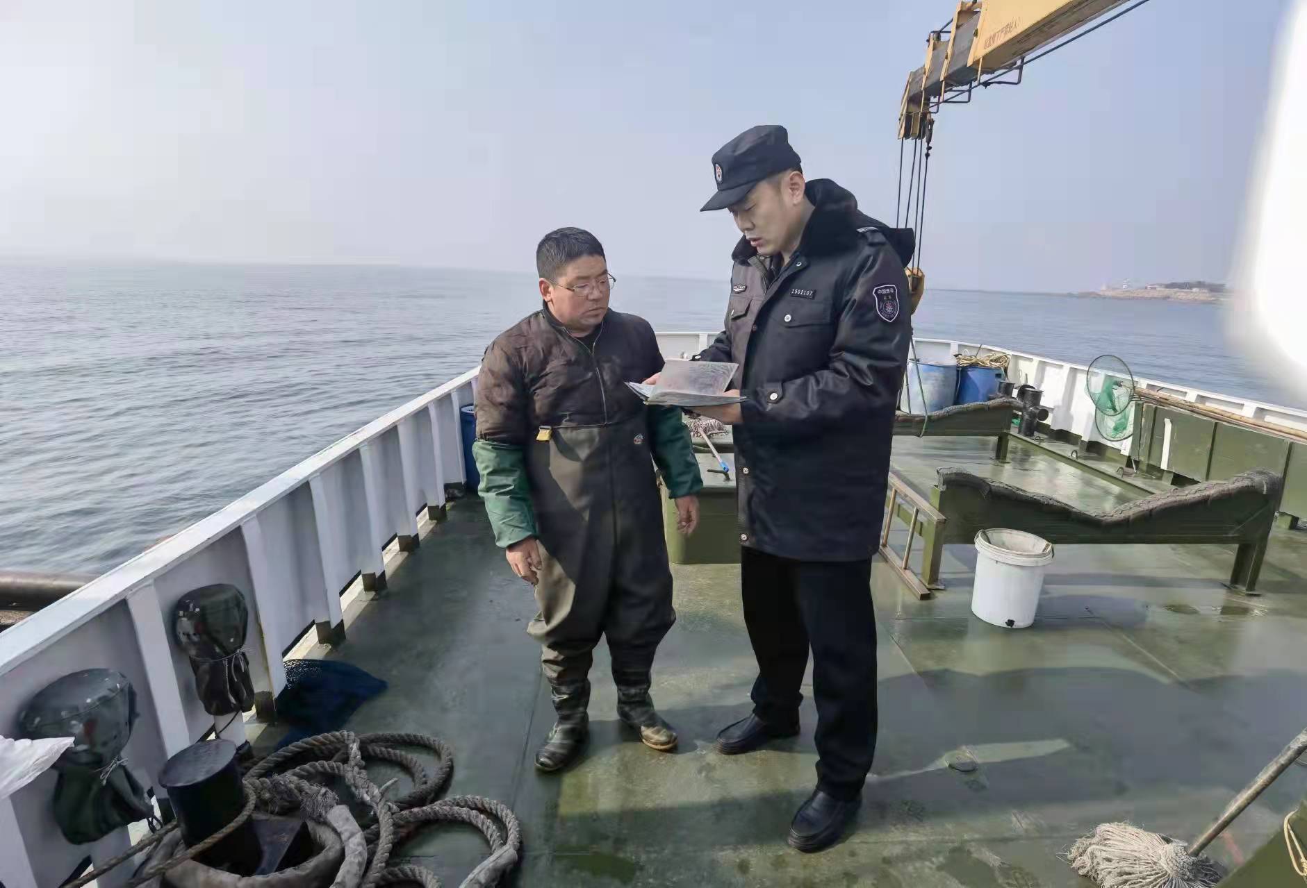 开展海上专项执法巡查  筑牢渔业安全生产防线