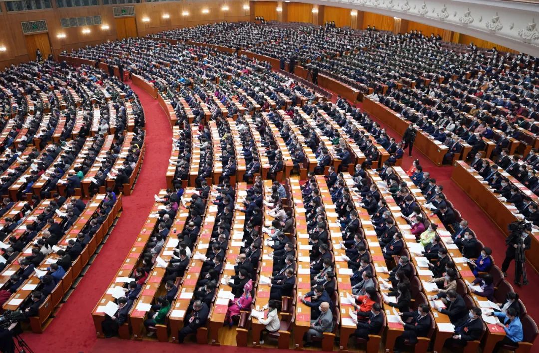 会议表决通过！