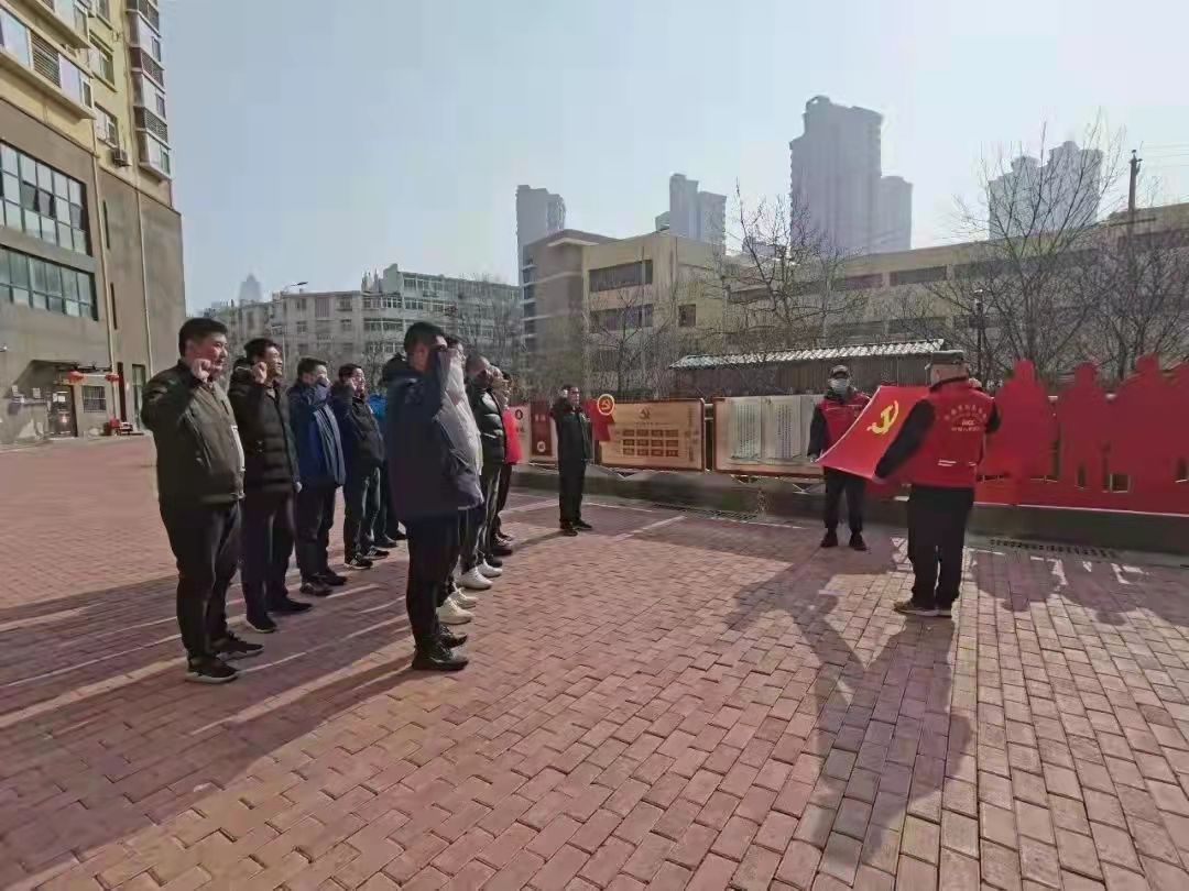 青岛市市南区云南路社区退役老兵：旗帜所指   听令战疫