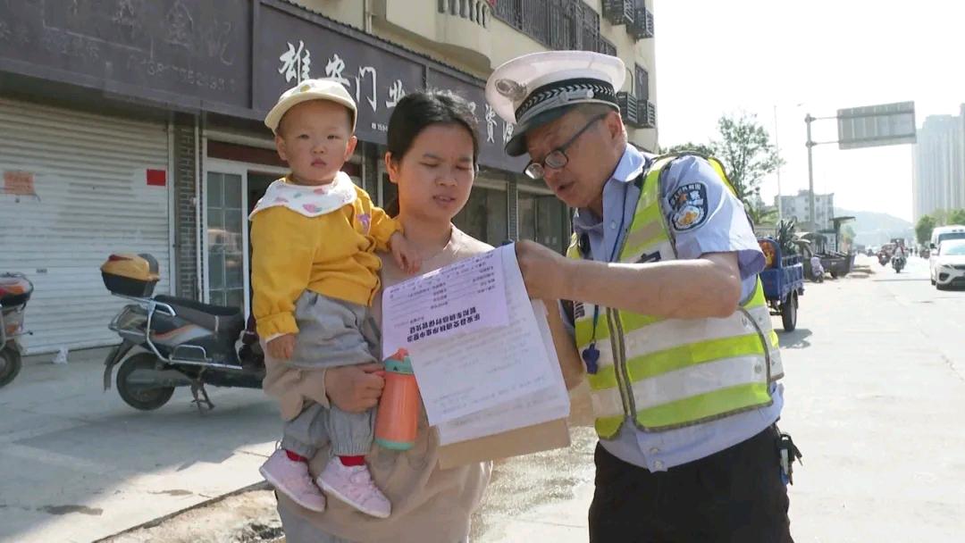 江西乐安交警多举措集中整治摩托车电动车交通违法行为