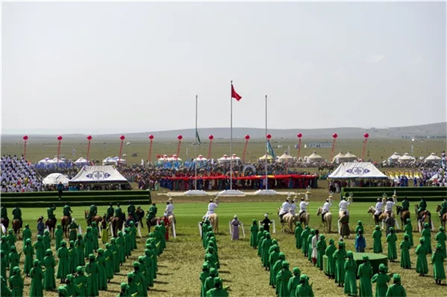 内蒙古自区第32届旅游那达慕在锡林治浩特市开幕