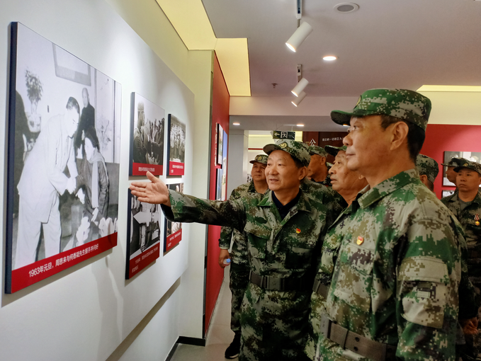 淮城街道恩来社区举行“永葆本色建家乡•强国强军当先锋”庆“八一”活动