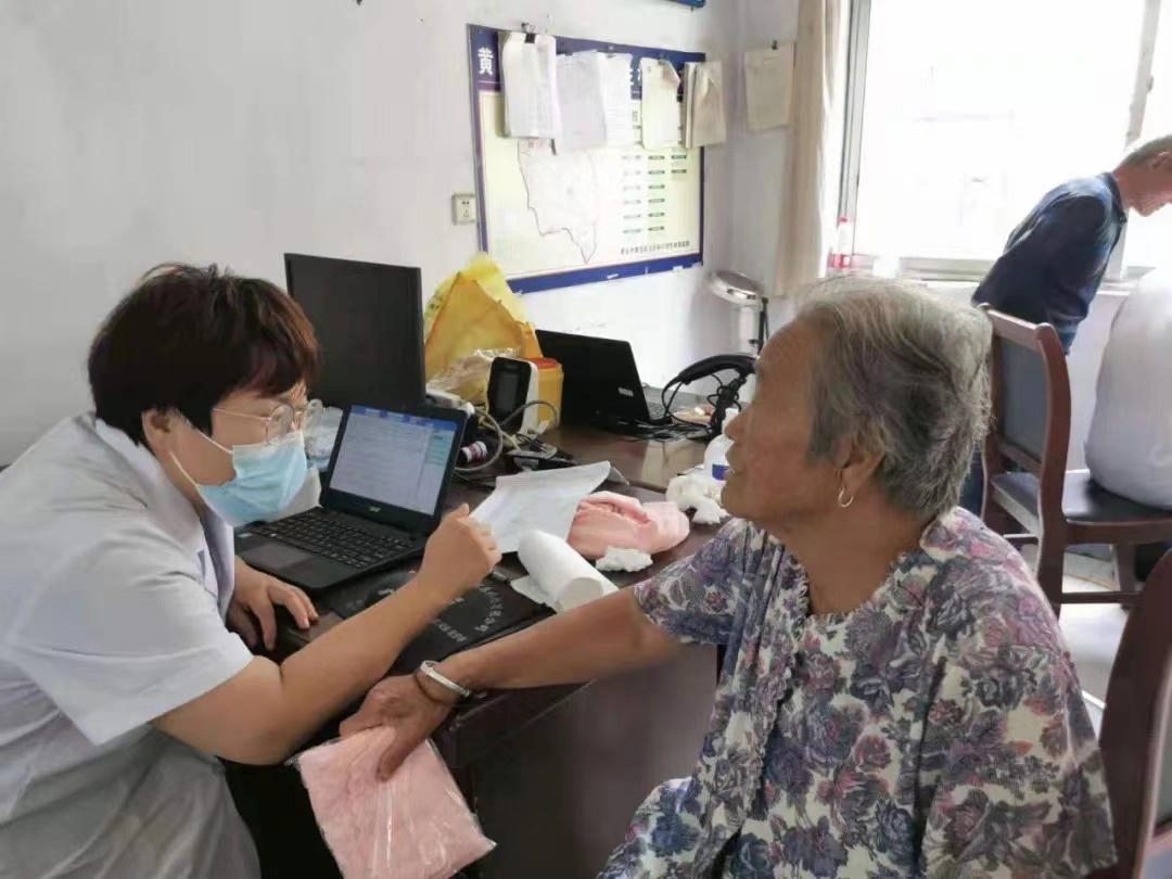 青岛西海岸新区胶河卫生院老年人健康查体赢得广泛好评