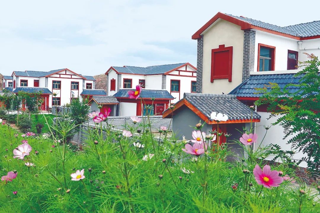 甘肃天祝县生态及地质灾害避险搬迁项目116户群众喜迁新居