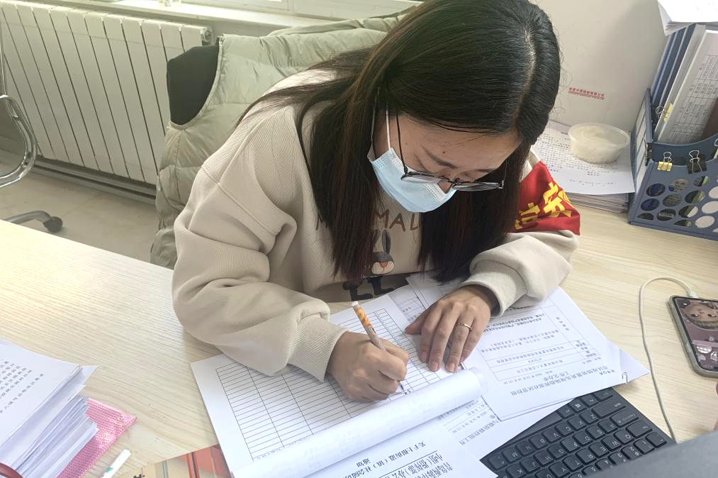 青岛市黄岛区滨海街道网格员李雪：筑牢“数据防线”的“幕后英雄”