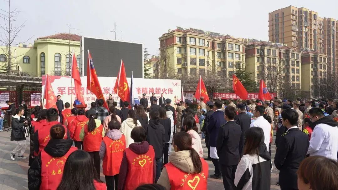 青岛西海岸滨海街道三沙路社区：吹响暖心雷锋号，在职党员来报到