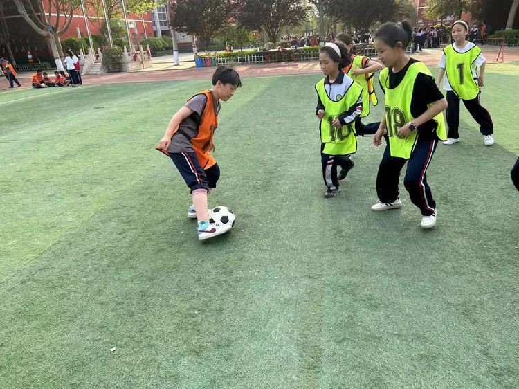 关爱学生幸福成长||鸡泽县第二实验小学足球社团课堂纪实