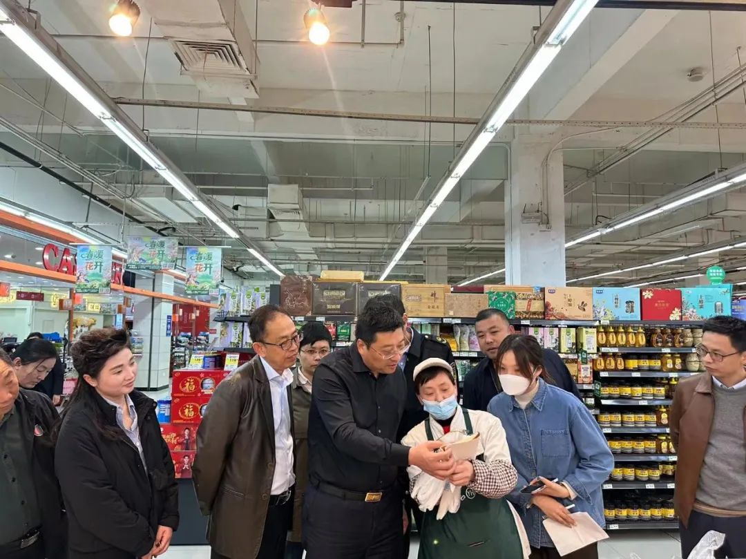 江苏盐城盐南高新区黄海街道组织人大代表开展食品安全工作专题调研活动
