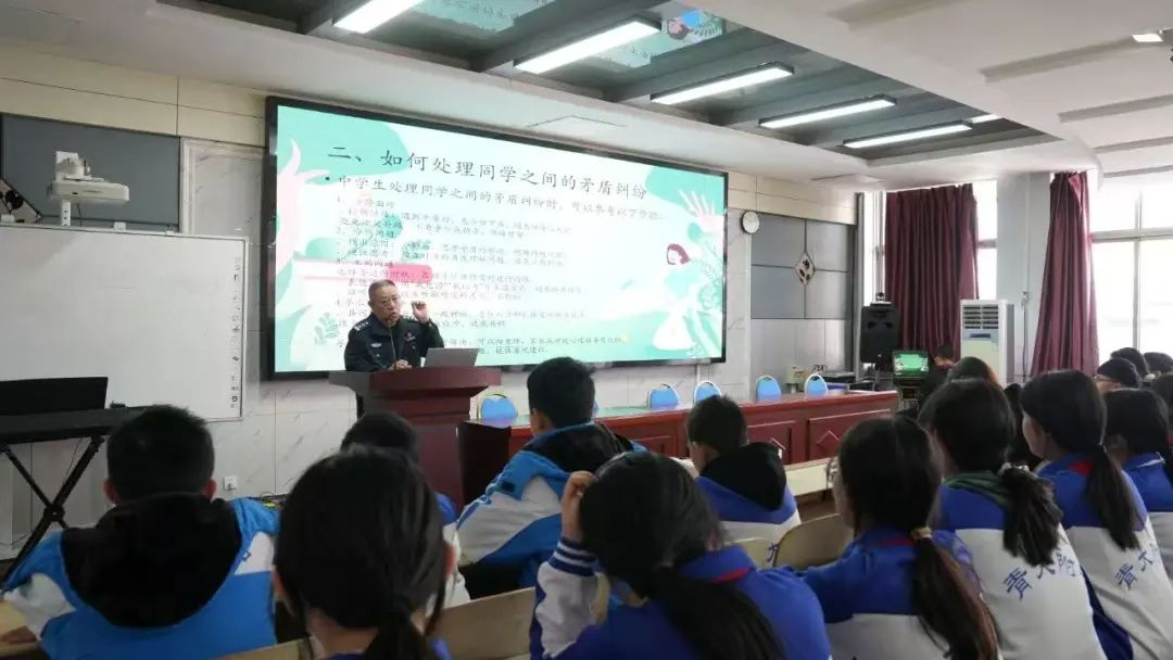 开学大幕拉开，市南公安“平安守护战队”已登场！