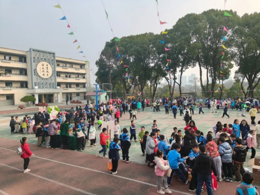 校园小市集 文明大课堂 —— 南昌市定山小学新年市集活动温情启幕