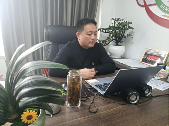 铺就富民强村“黑色跑道”